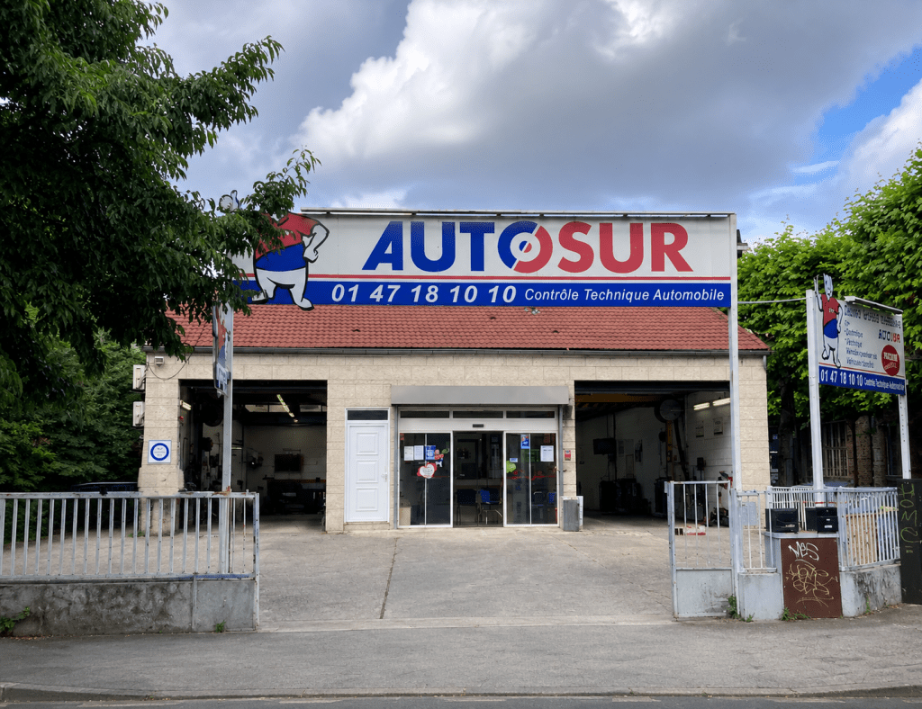 Façade du centre AUTOSUR Contrôle Technique Automobile à Vitry-sur-Seine dans le Val-de-Marne