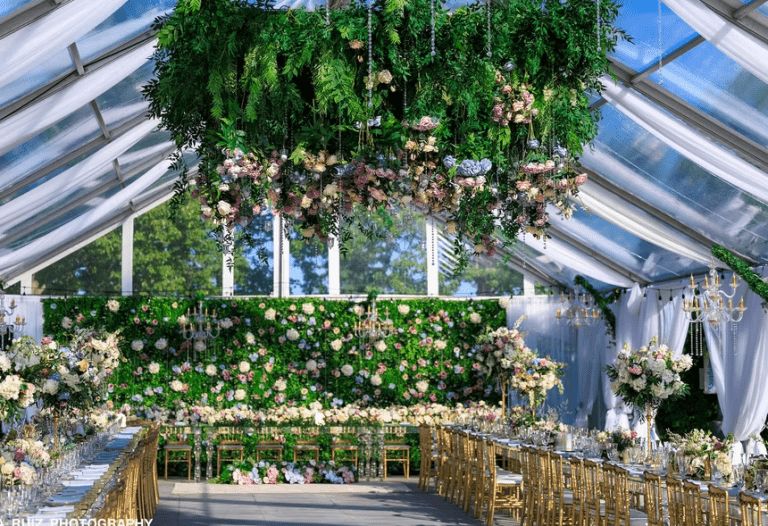 Décoration florale de mariage haut de gamme réalisée par SKL Events & Florals à Vitry-sur-Seine