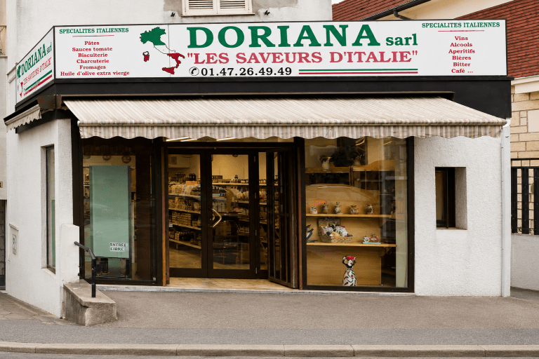 Façade de Doriana Les Saveurs d’Italie à Vitry-sur-Seine, épicerie italienne proposant produits alimentaires italiens, charcuterie et fromages artisanaux.