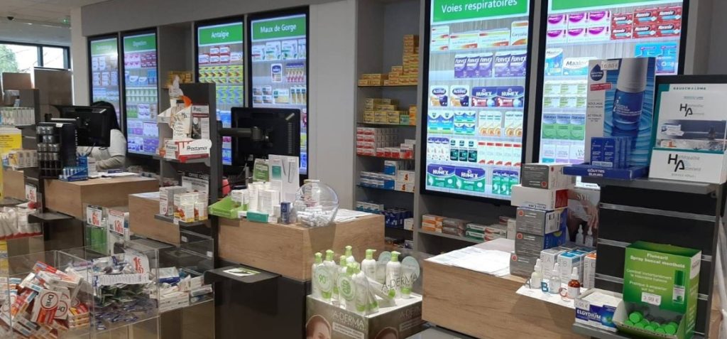 interieur de Grande Pharmacie Paris Vitry
