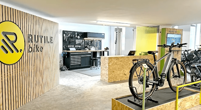 Showroom Rutile.bike Paris spécialisé dans les vélos électriques reconditionnés à Ivry-sur-Seine