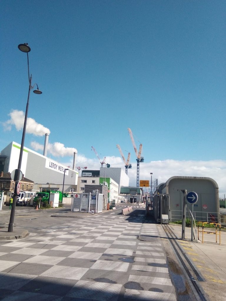 Centre de traitement multifilière des déchets ménagers du Syctom à Ivry-Paris XIII