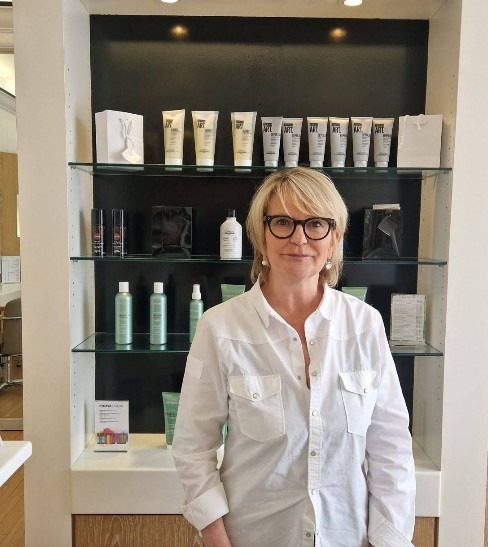 interieur de LA SUITE SALON- coiffeur Deauville