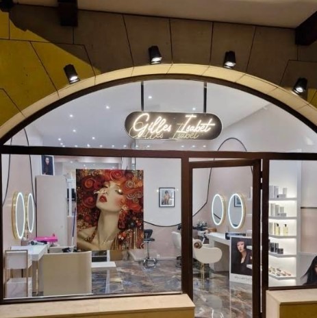 vue de face de Gilles Isabet- Coiffeur Deauville
