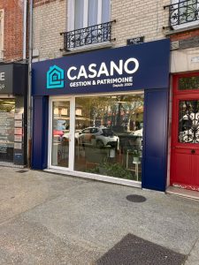 Devanture de l'agence CASANO Gestion & Patrimoine, cabinet de conseil en gestion de patrimoine situé à Ivry-sur-Seine.