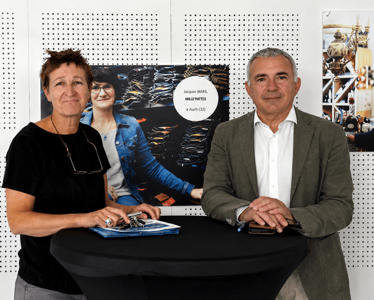 Deux représentants de la CCI du Gers présentent les solutions d'accompagnement du commerce local face aux nouvelles habitudes de consommation.