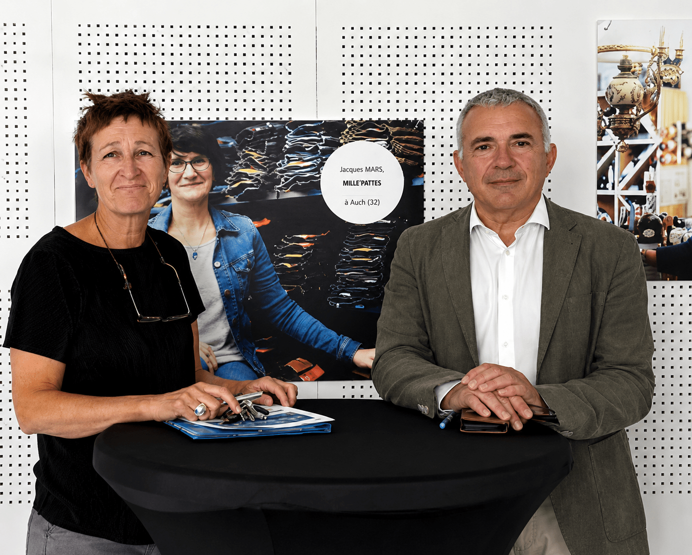 Deux représentants de la CCI du Gers présentent les solutions d'accompagnement du commerce local face aux nouvelles habitudes de consommation.