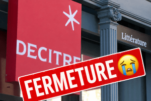 Façade de la librairie Decitre Bellecour à Lyon, symbole des difficultés rencontrées par les commerces de proximité face aux mutations du commerce.