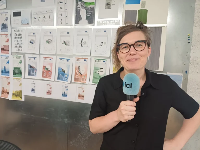 Interview d’une créatrice présentant les travaux de conception des billets en euros