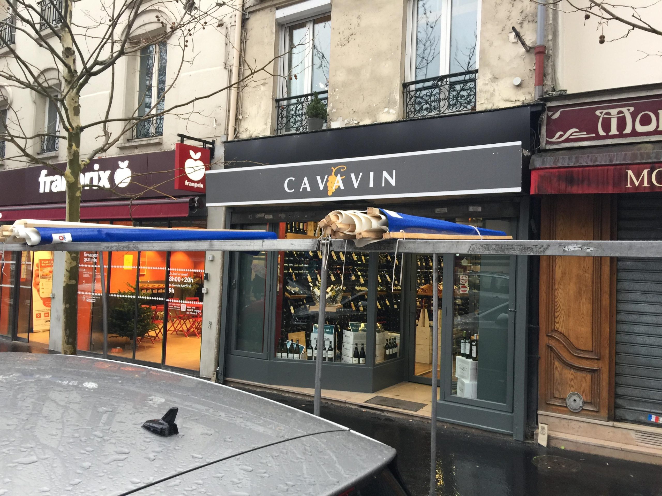 Devanture de CAVAVIN à Vincennes (94300), enseigne de cavistes en franchise.