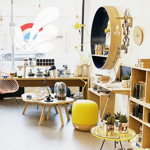 Intérieur de la boutique Maison Plume à Vincennes, avec des objets de décoration et des accessoires design.